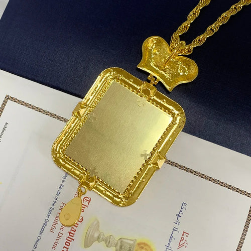 Engolpion with Red Stones